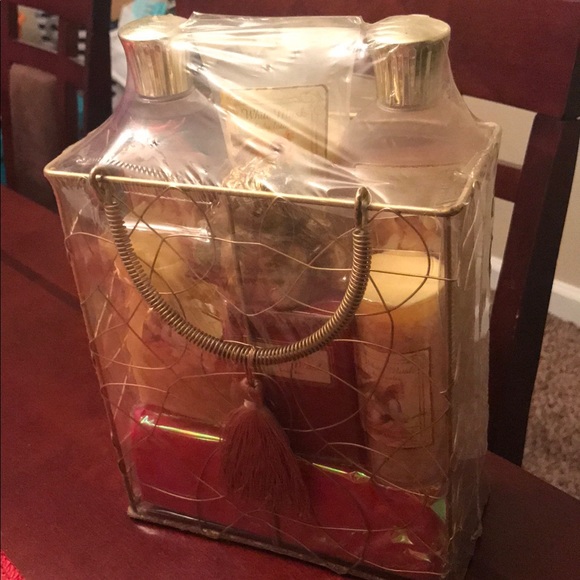7 pcs Bath Giftset - Picture 1 of 2